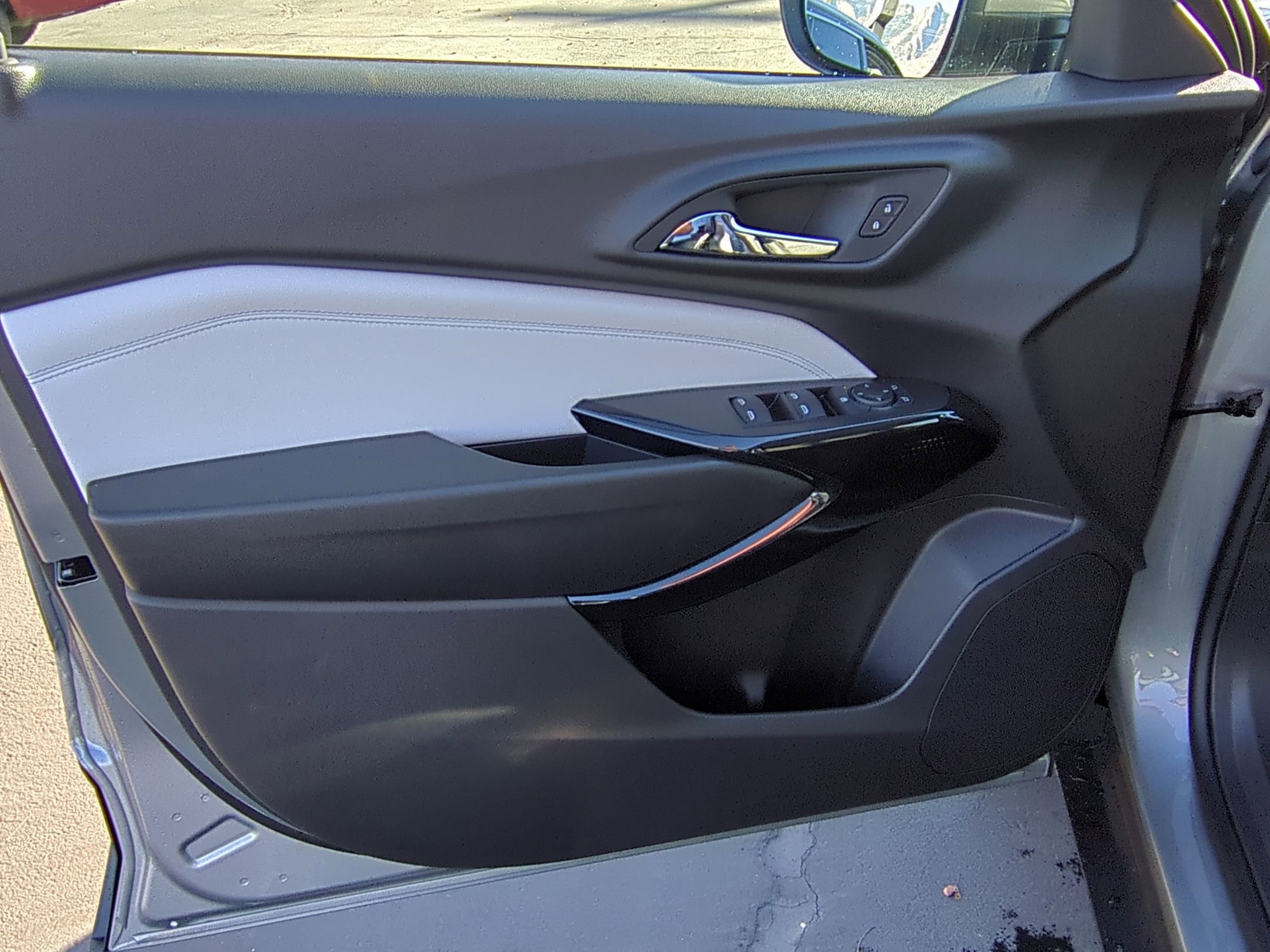 New 2026 Chevrolet Trax LT w/ Driver Confidence Package FWD image 9