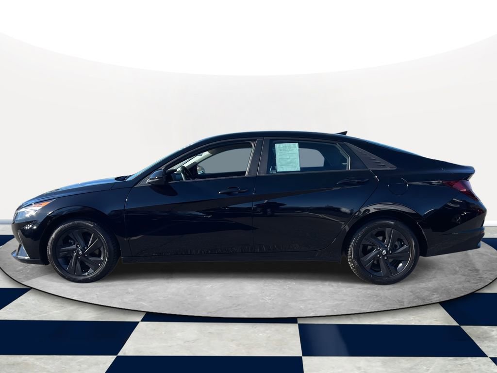 Certified 2022 Hyundai Elantra SEL image 3