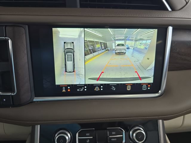 Used 2024 GMC Yukon XL Denali w/ Denali Reserve Package AWD/4WD image 17