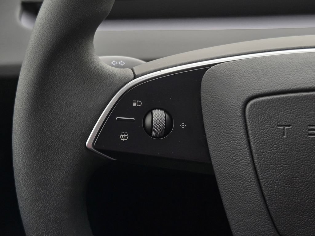 Used 2026 Tesla Model Y AWD image 23