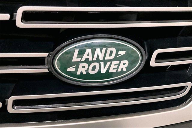Certified 2025 Land Rover Range Rover SE image 32