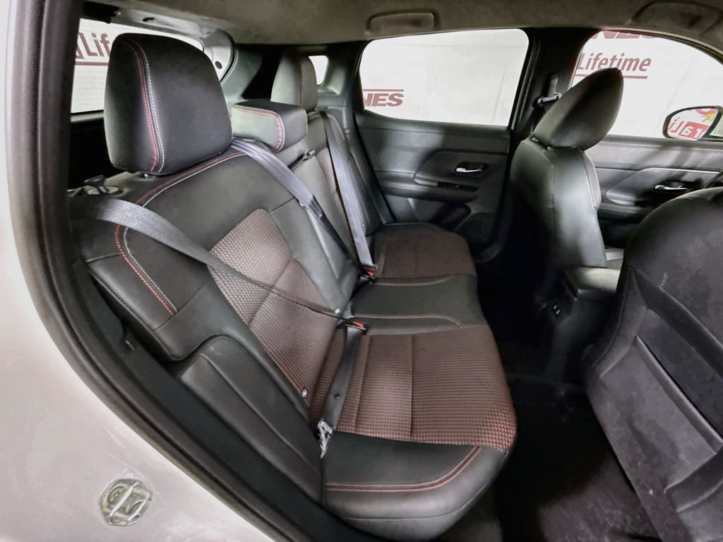 Used 2025 Nissan Kicks SR AWD/4WD image 28