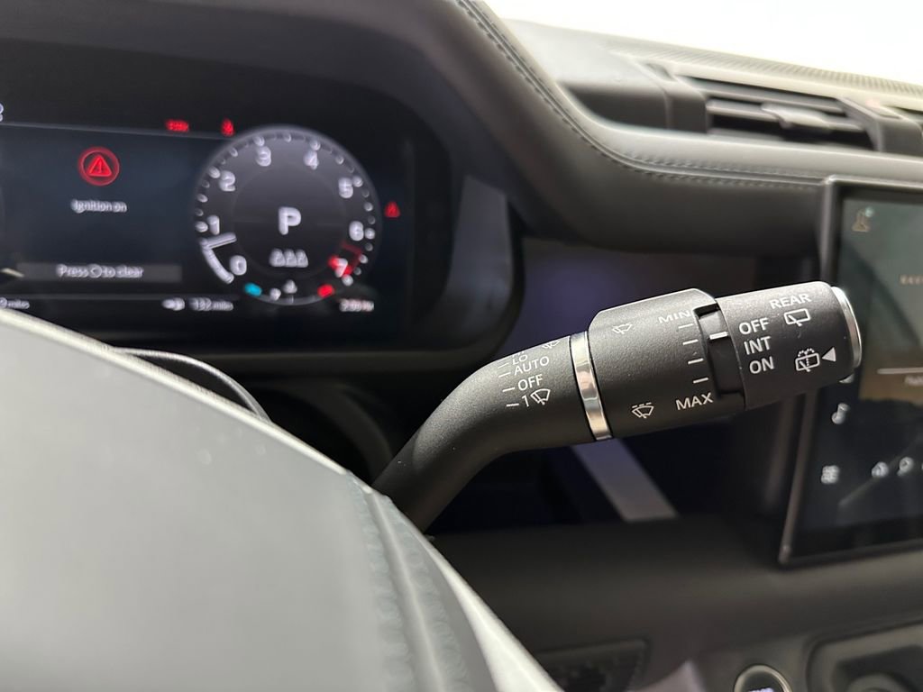 Used 2024 Land Rover Defender 110 SE image 22