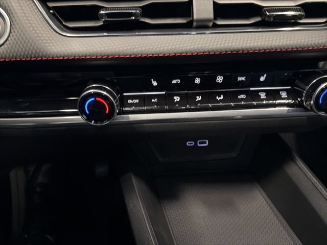 New 2026 Chevrolet Equinox RS w/ Safety and Technology Package AWD/4WD image 39