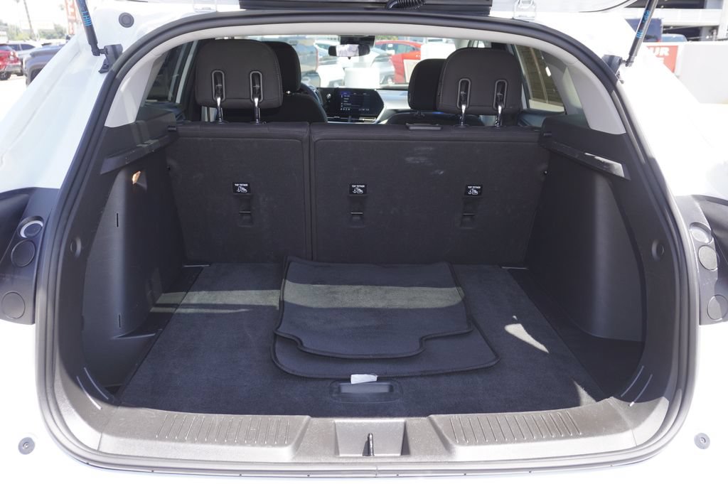 Used 2025 Chevrolet Trax LS FWD image 8