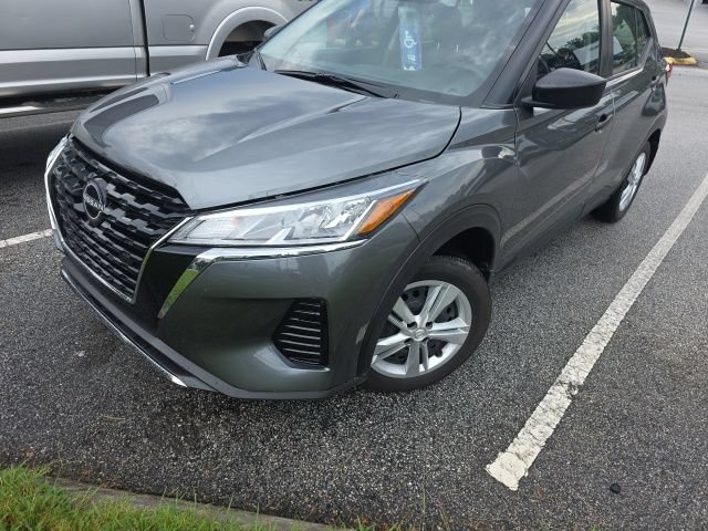 Used 2025 Nissan Kicks Play S FWD image 1
