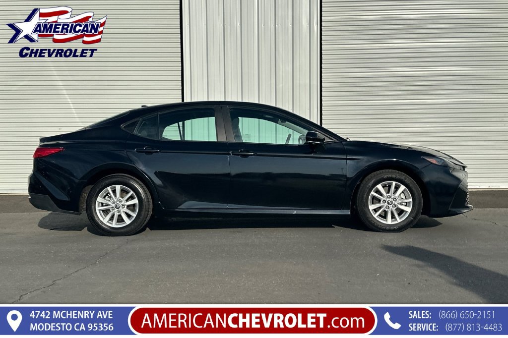 Used 2025 Toyota Camry LE FWD image 3