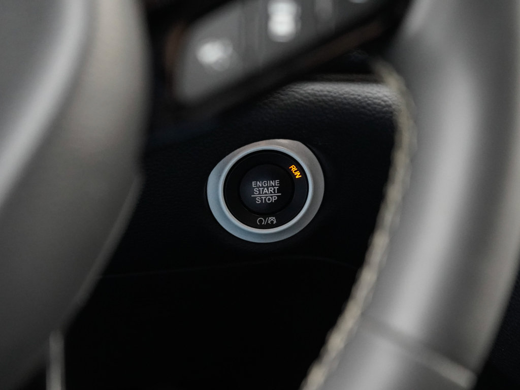 Used 2024 Chrysler Pacifica Limited image 20