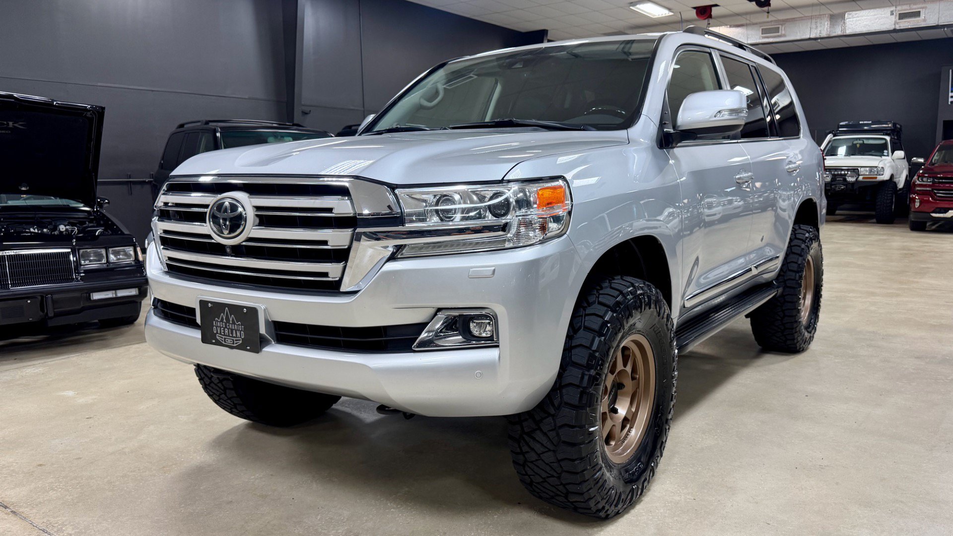 Used 2016 Toyota Land Cruiser AWD/4WD image 17
