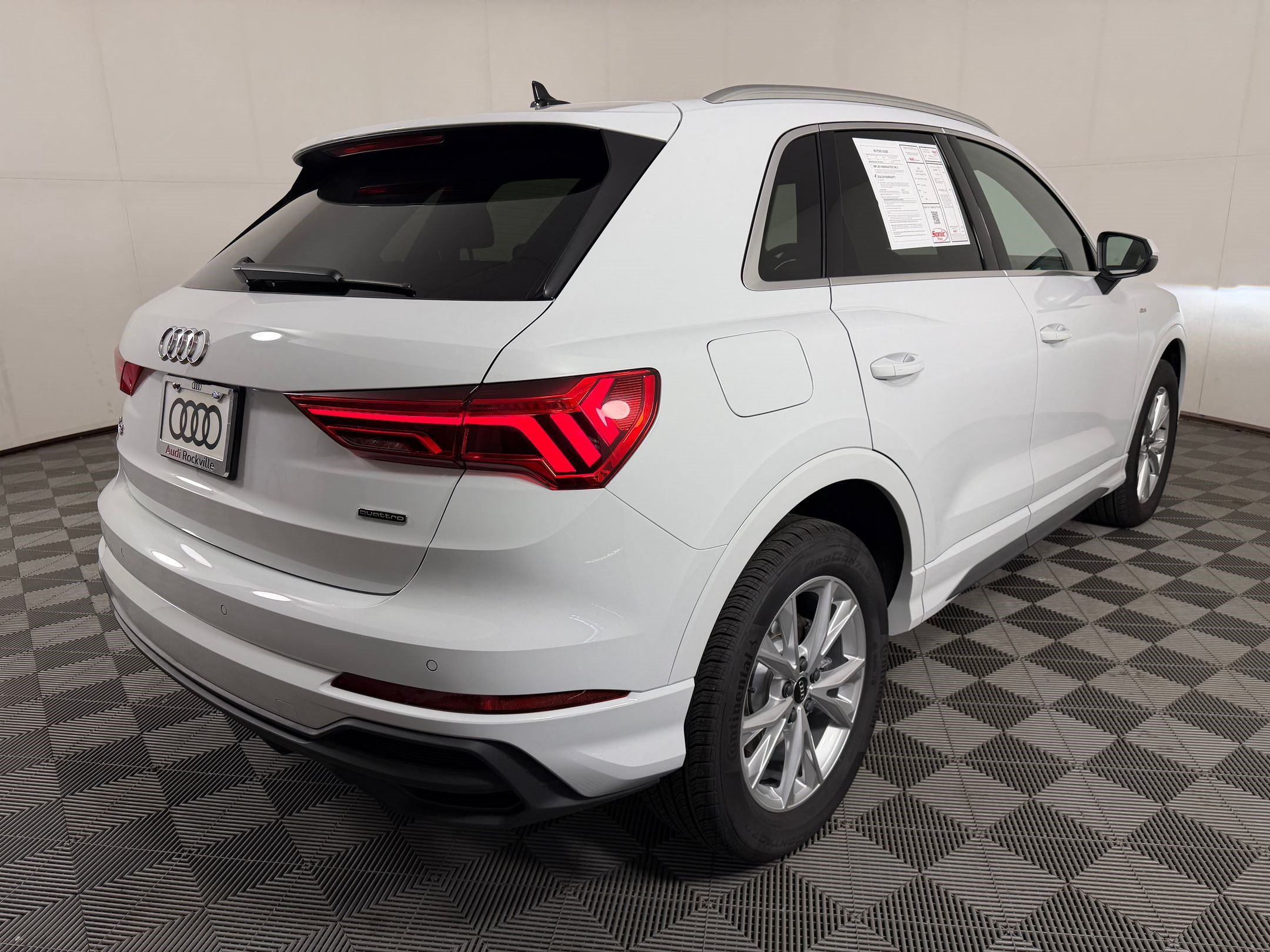 Certified 2025 Audi Q3 2.0T Premium Plus w/ Premium Plus Package AWD/4WD image 9