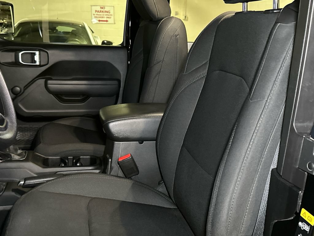 Used 2022 Jeep Wrangler Sport AWD/4WD image 16