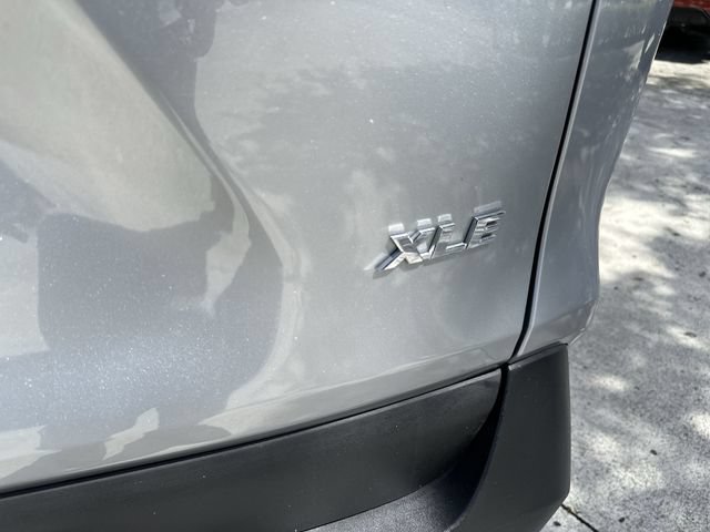 Used 2019 Toyota RAV4 XLE Premium FWD image 25