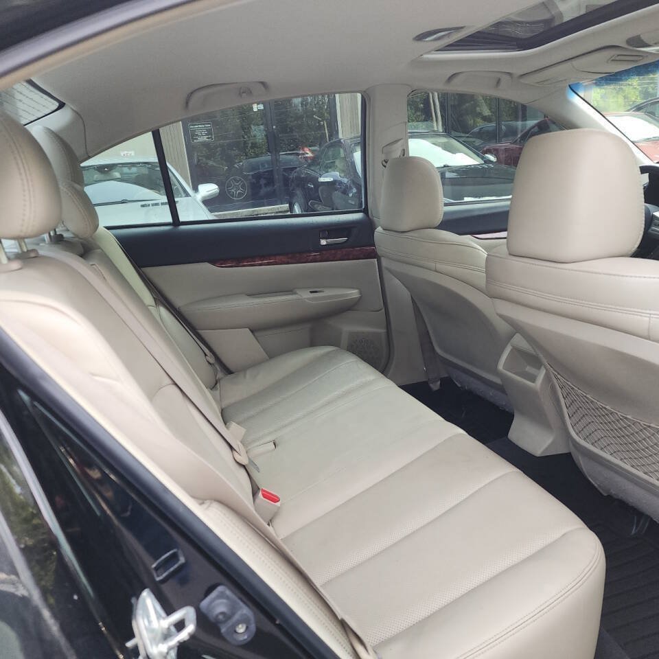 Used 2010 Subaru Legacy 2.5GT Limited AWD/4WD image 17