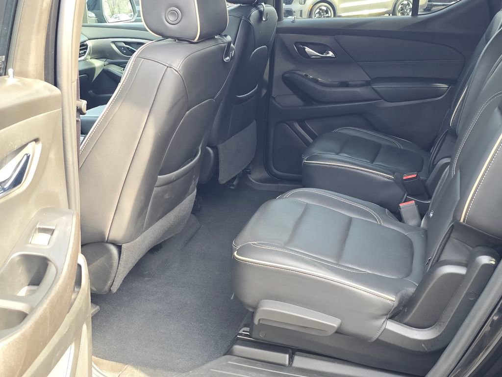 Used 2023 Chevrolet Traverse Premier w/ Redline Edition image 10