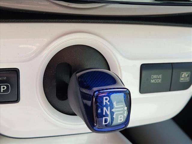 Used 2016 Toyota Prius Three Touring FWD image 9