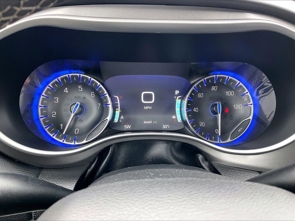 Used 2024 Chrysler Pacifica Touring-L image 24