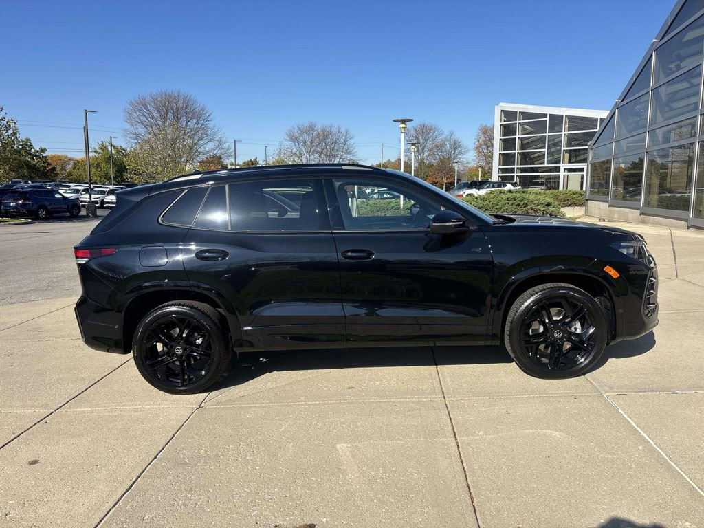 New 2026 Volkswagen Tiguan SE R-Line image 8