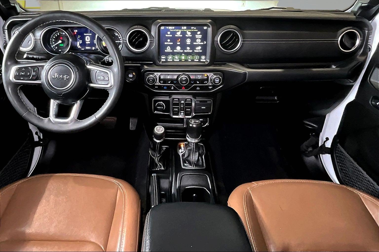 Used 2023 Jeep Wrangler Unlimited Sahara w/ Cold Weather Group AWD/4WD image 8