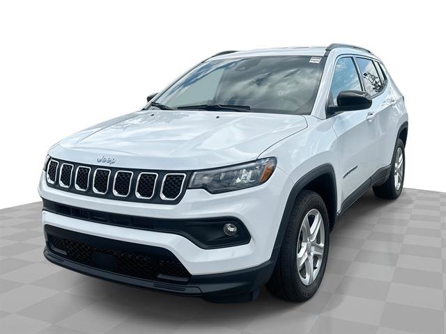 Used 2023 Jeep Compass Latitude w/ Convenience Group AWD/4WD image 1