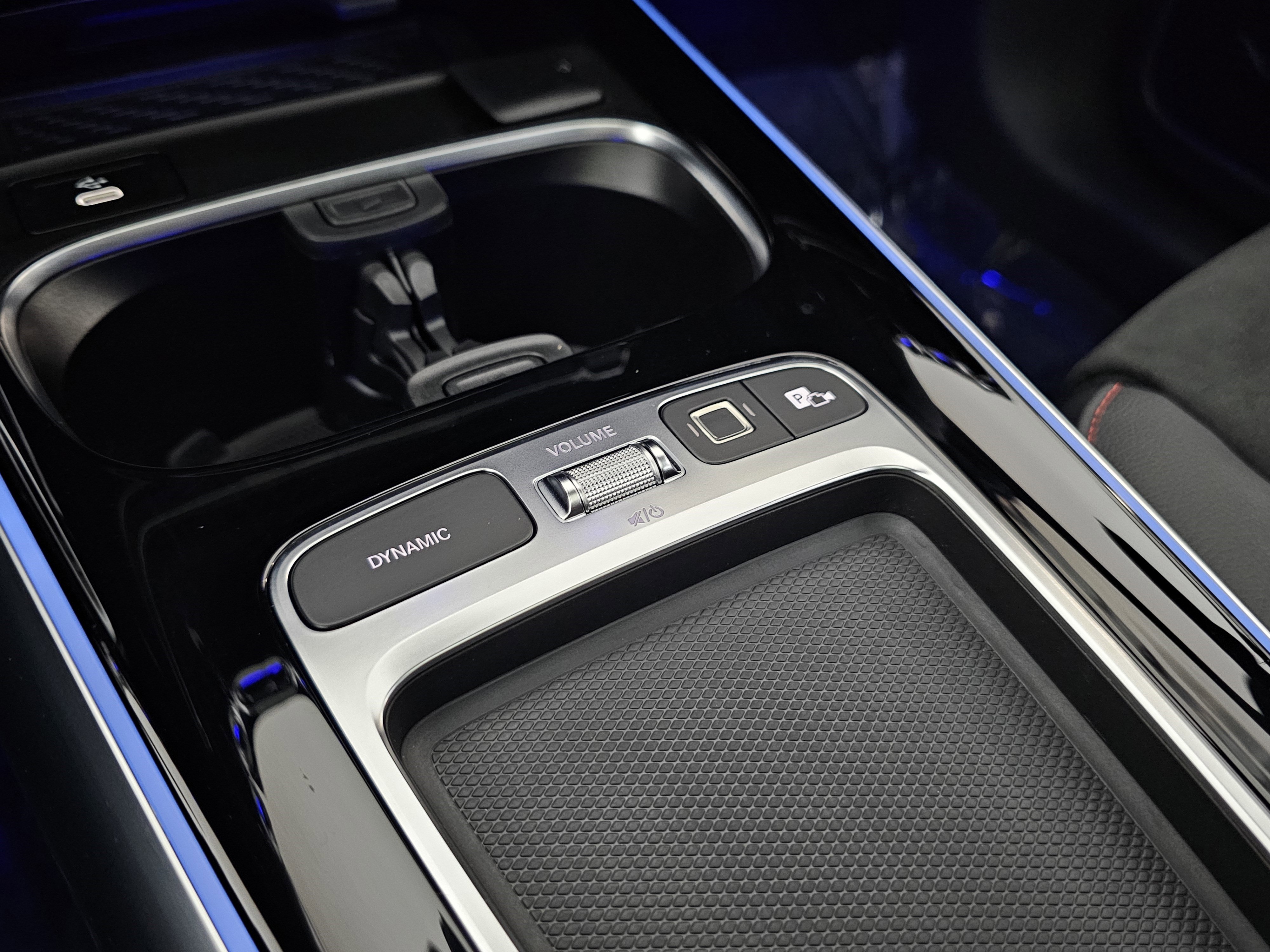 Certified 2025 Mercedes-Benz GLA 35 AMG 4MATIC image 38