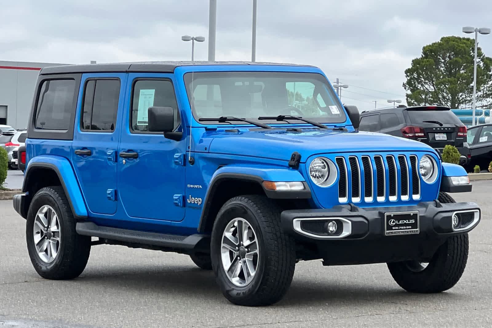 Used 2022 Jeep Wrangler Unlimited Sahara w/ Cold Weather Group AWD/4WD image 5