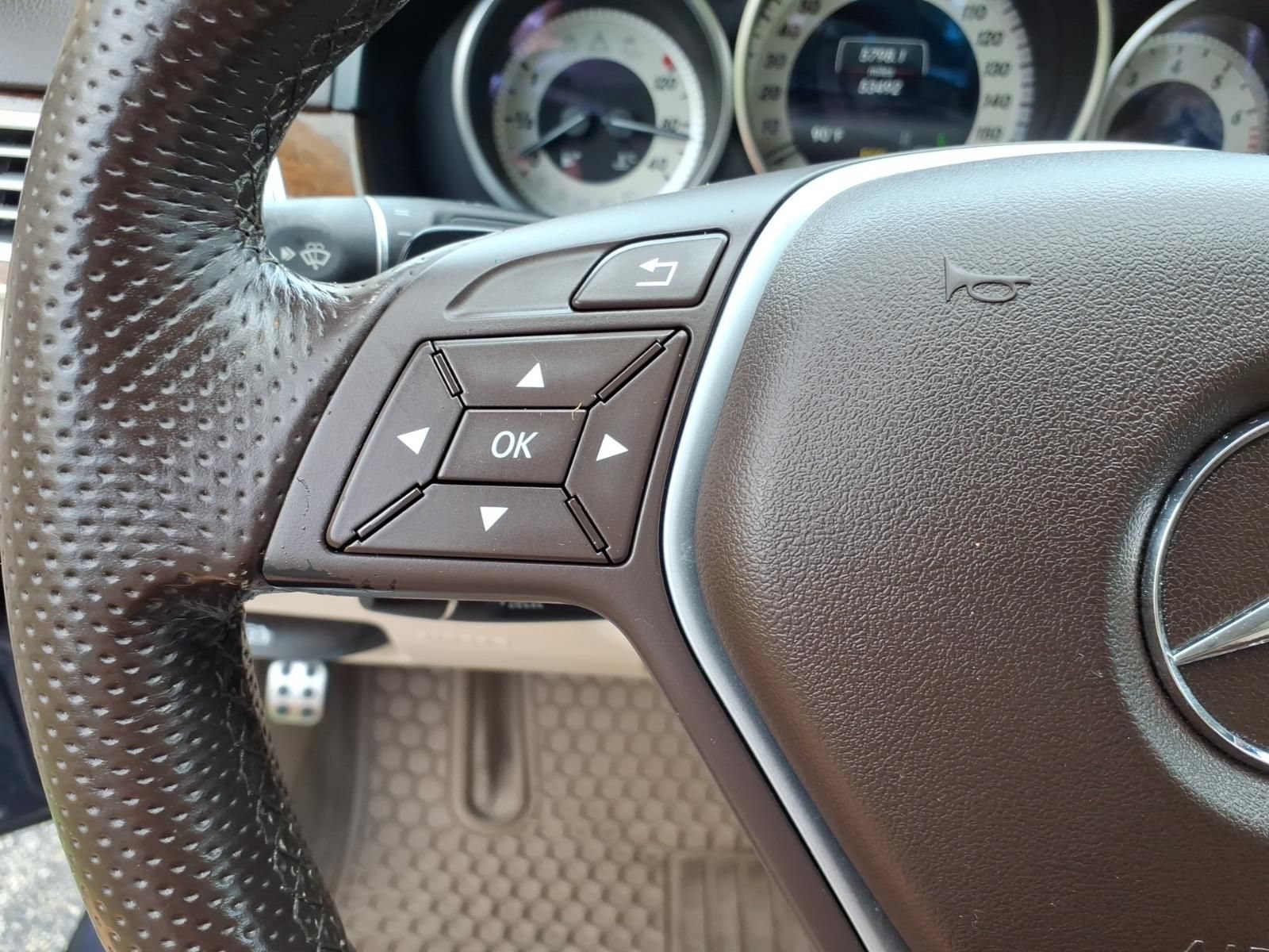 Used 2014 Mercedes-Benz E 350 4MATIC Sedan image 21