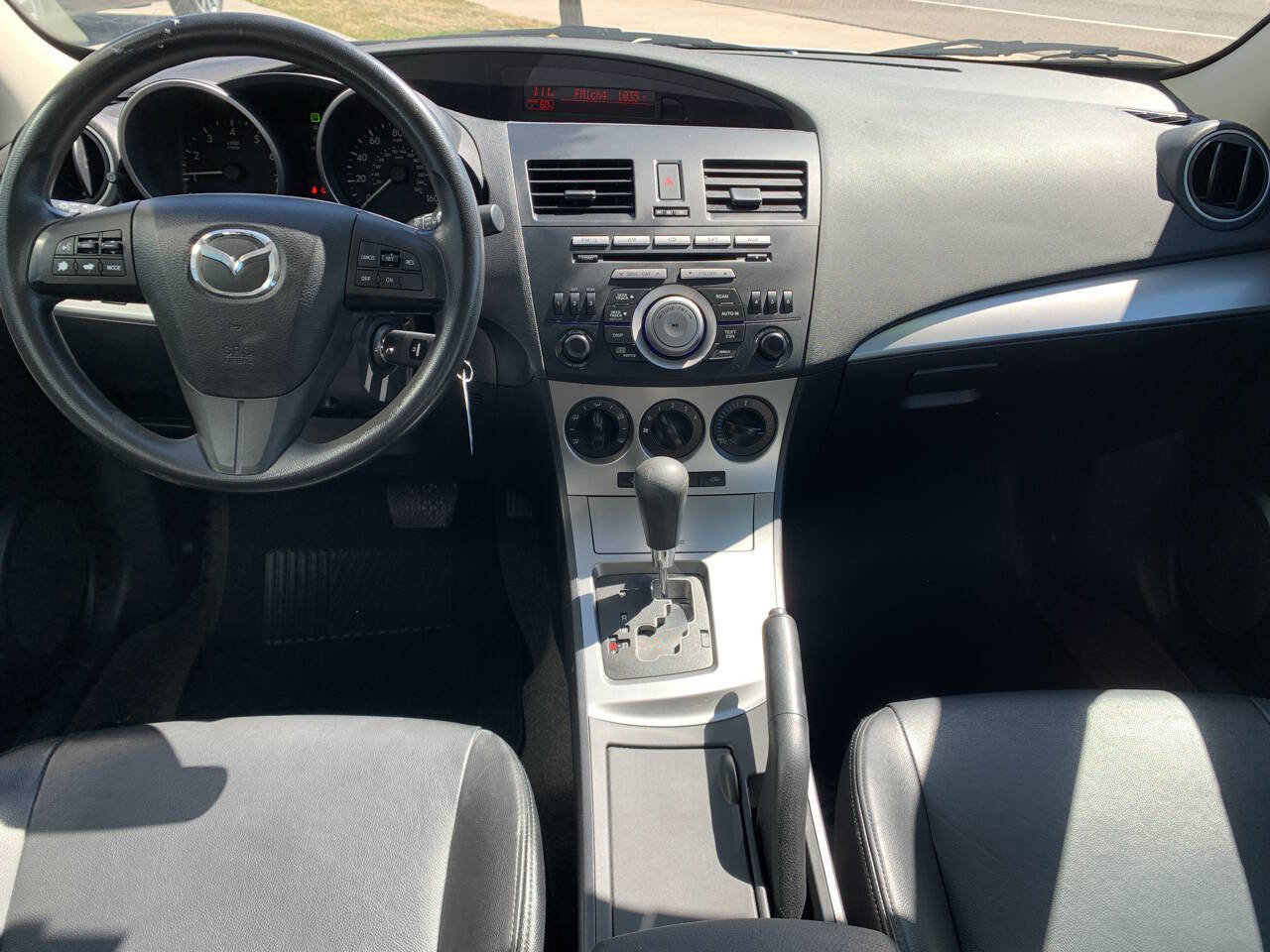 Used 2010 MAZDA MAZDA3 i Touring image 9