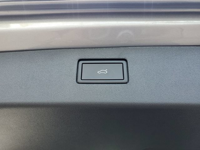 New 2026 Volkswagen Tiguan SE AWD/4WD image 8