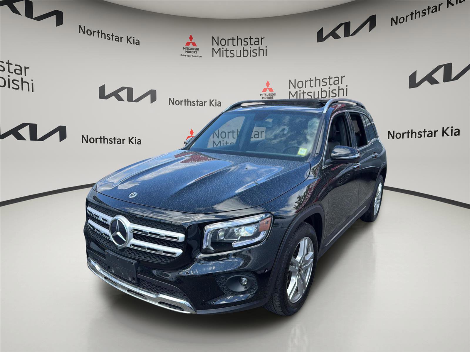 Used 2023 Mercedes-Benz GLB 250 4MATIC w/ Premium Package