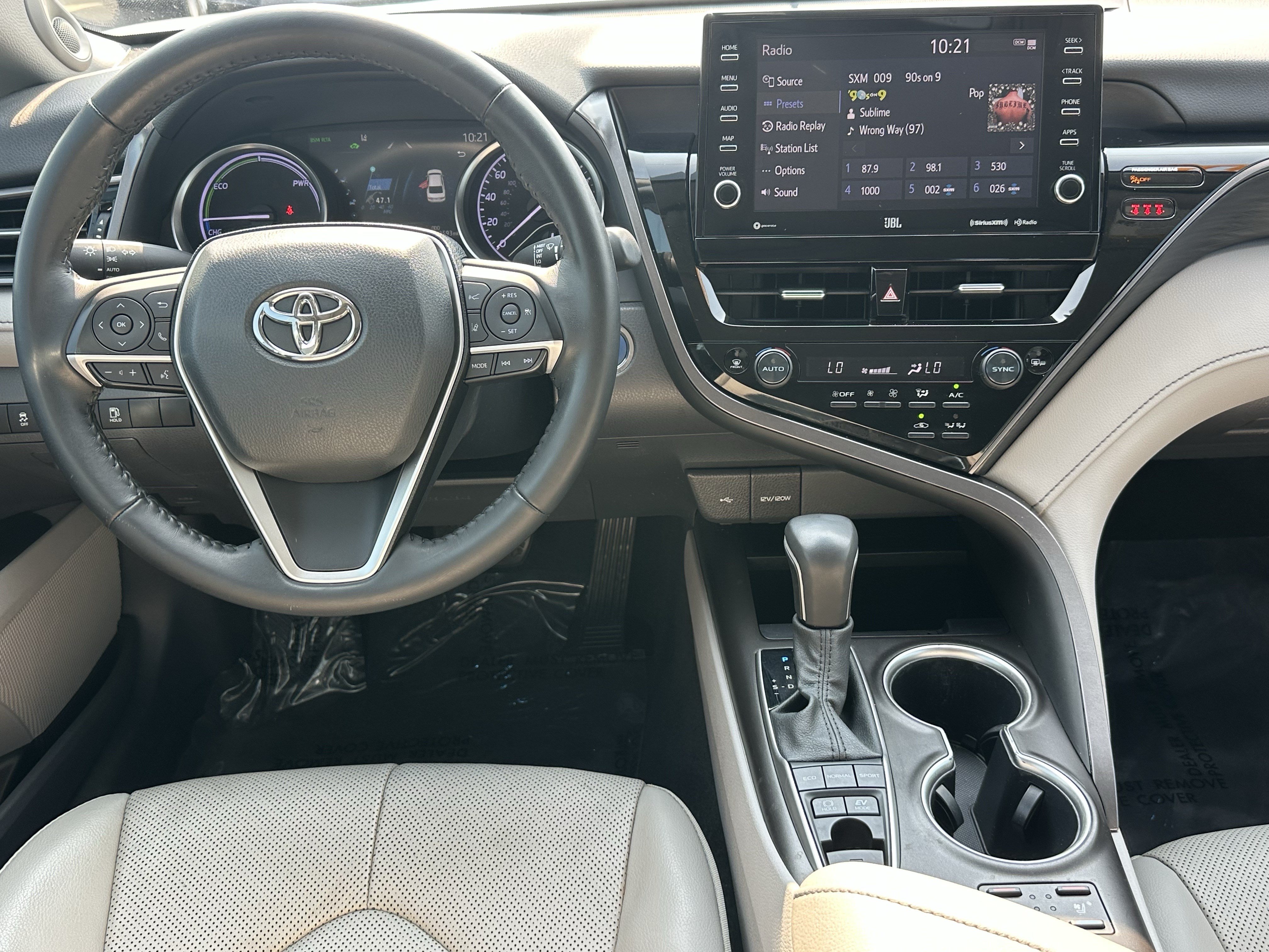Used 2021 Toyota Camry XLE w/ Navigation Upgrade Package FWD image 22