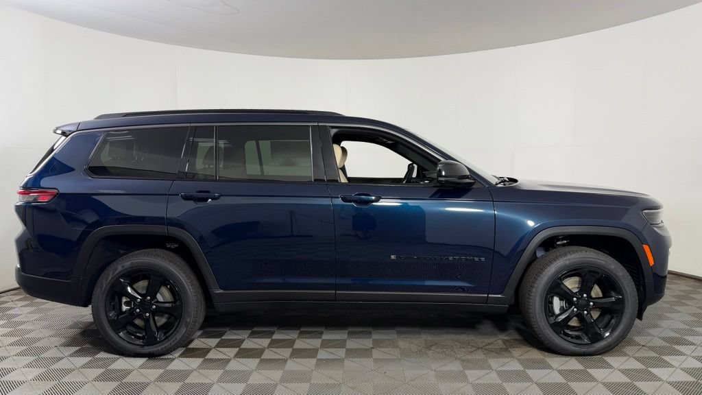 New 2026 Jeep Grand Cherokee L Limited w/ Limited Altitude Package AWD/4WD image 8