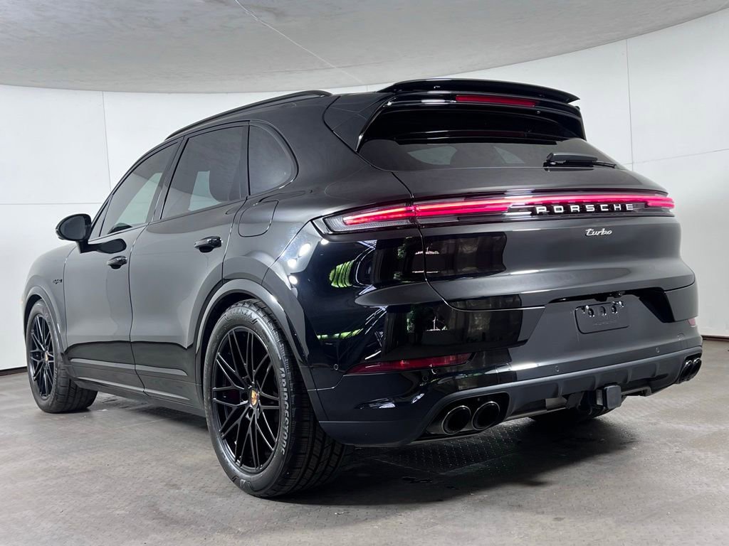 Certified 2025 Porsche Cayenne Turbo AWD/4WD image 3