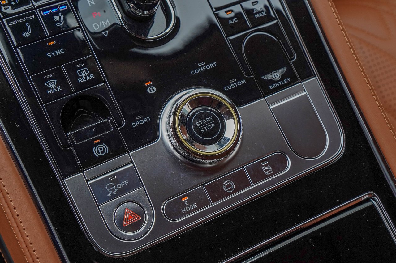 New 2026 Bentley Continental GT Azure AWD/4WD image 32
