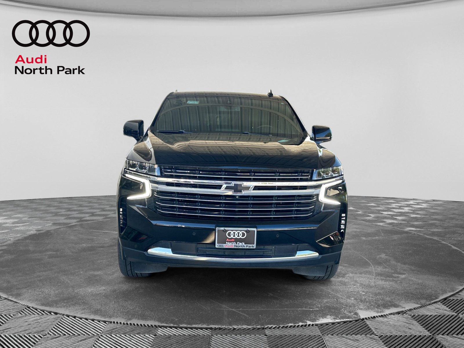 Used 2022 Chevrolet Tahoe LT w/ Luxury Package RWD image 8