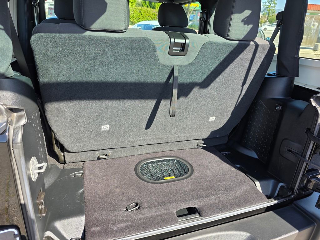 Used 2018 Jeep Wrangler Sport image 19