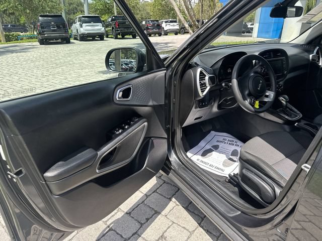 Used 2024 Kia Soul LX w/ Option Group 015 FWD image 22
