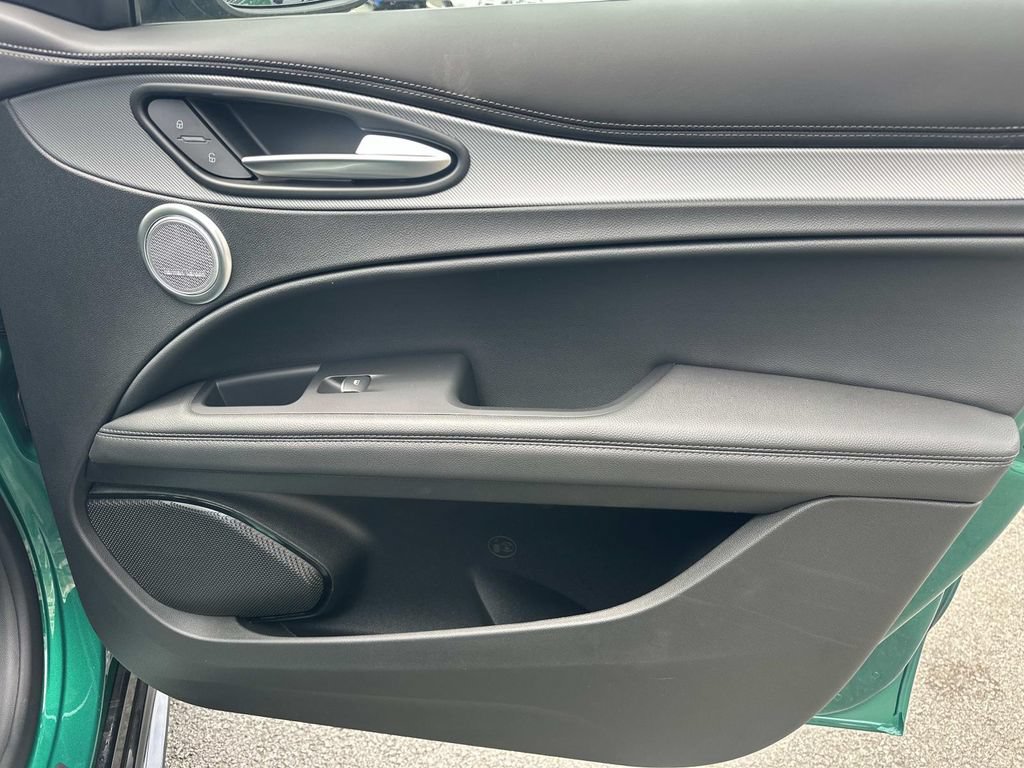 New 2026 Alfa Romeo Stelvio Sprint AWD/4WD image 13