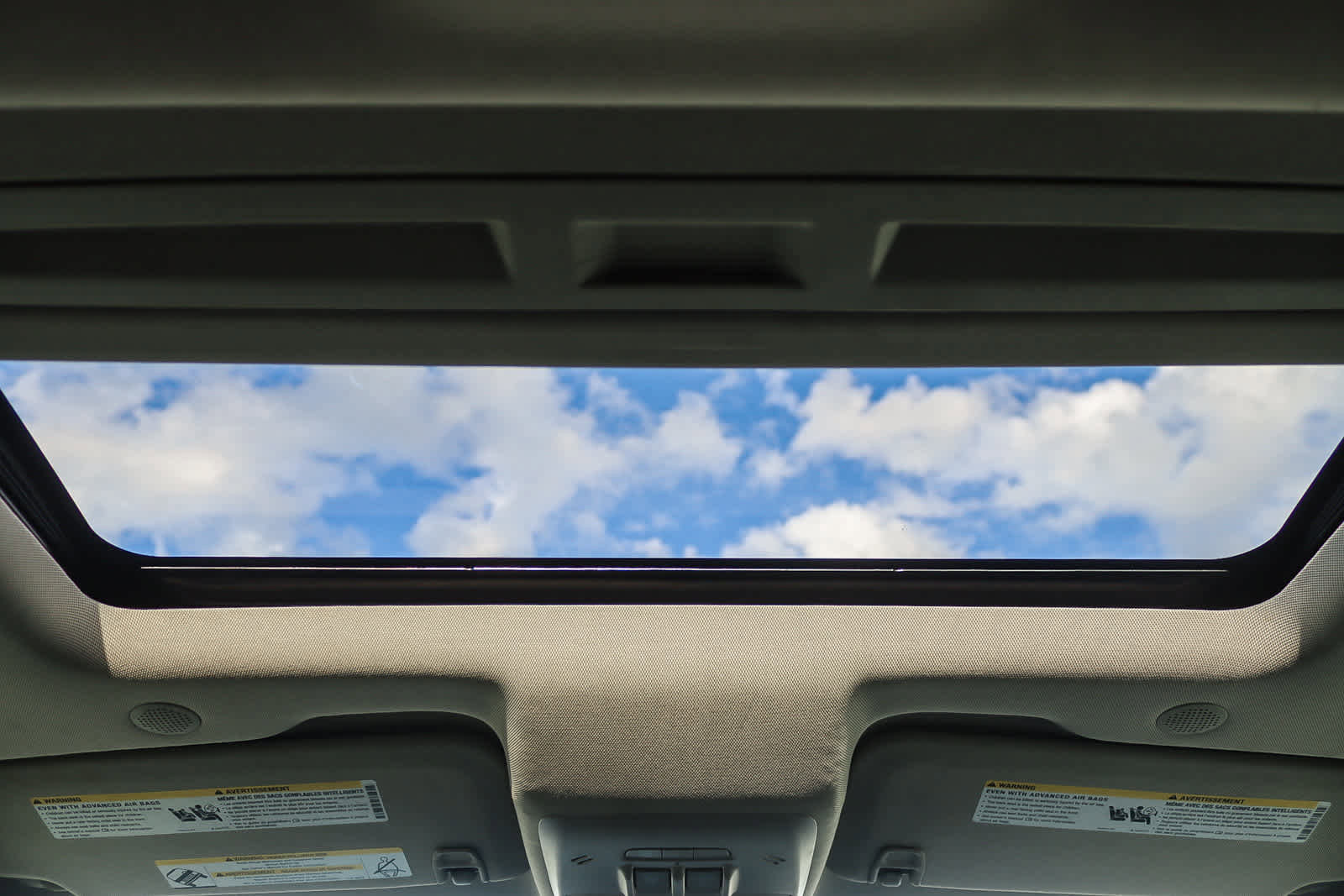 Used 2019 Buick Encore Essence image 15