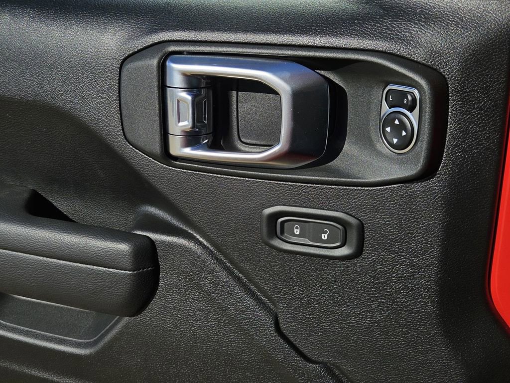 New 2025 Jeep Wrangler Unlimited Rubicon w/ Safety Group image 16