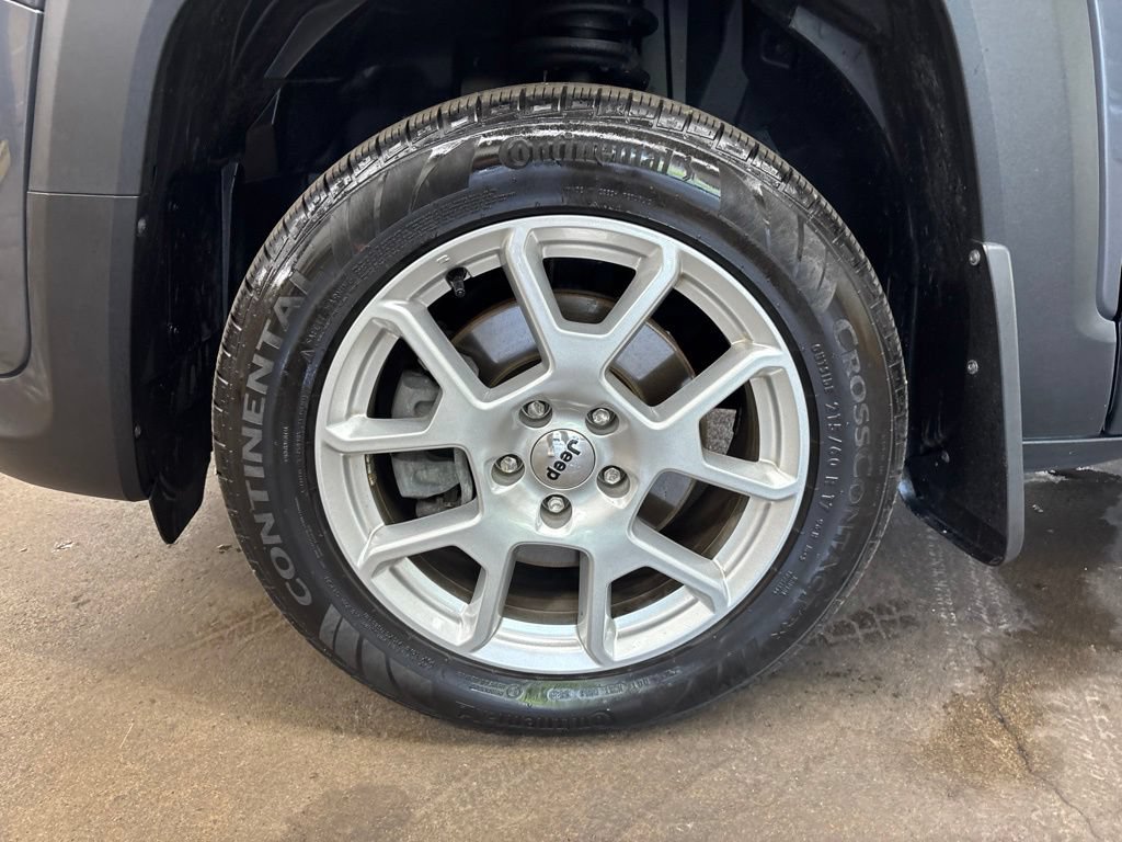 Used 2023 Jeep Renegade Latitude w/ Sun/Sound Group AWD/4WD image 9