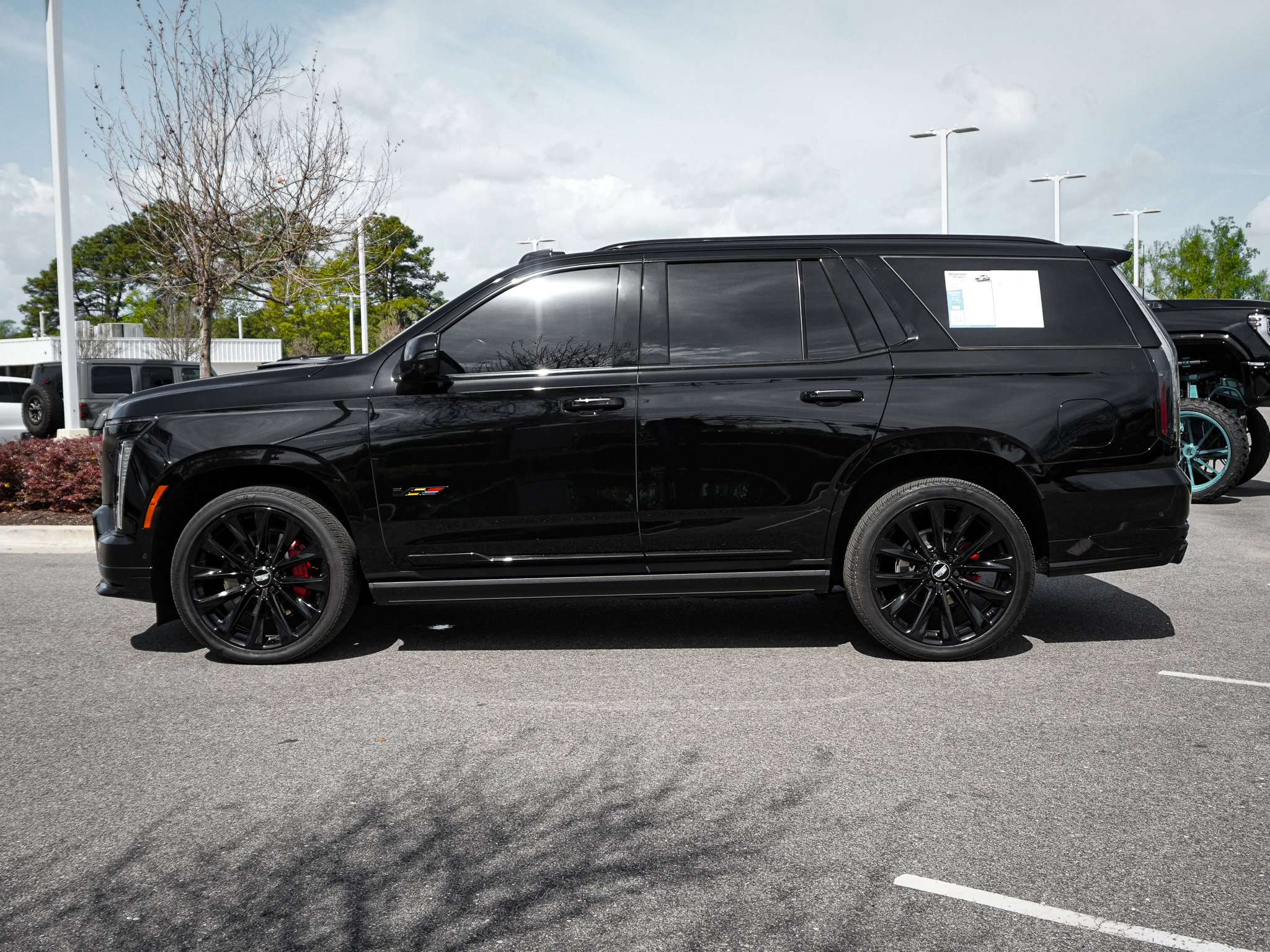 Used 2026 Cadillac Escalade V w/ LPO, ONYX Package AWD/4WD image 7