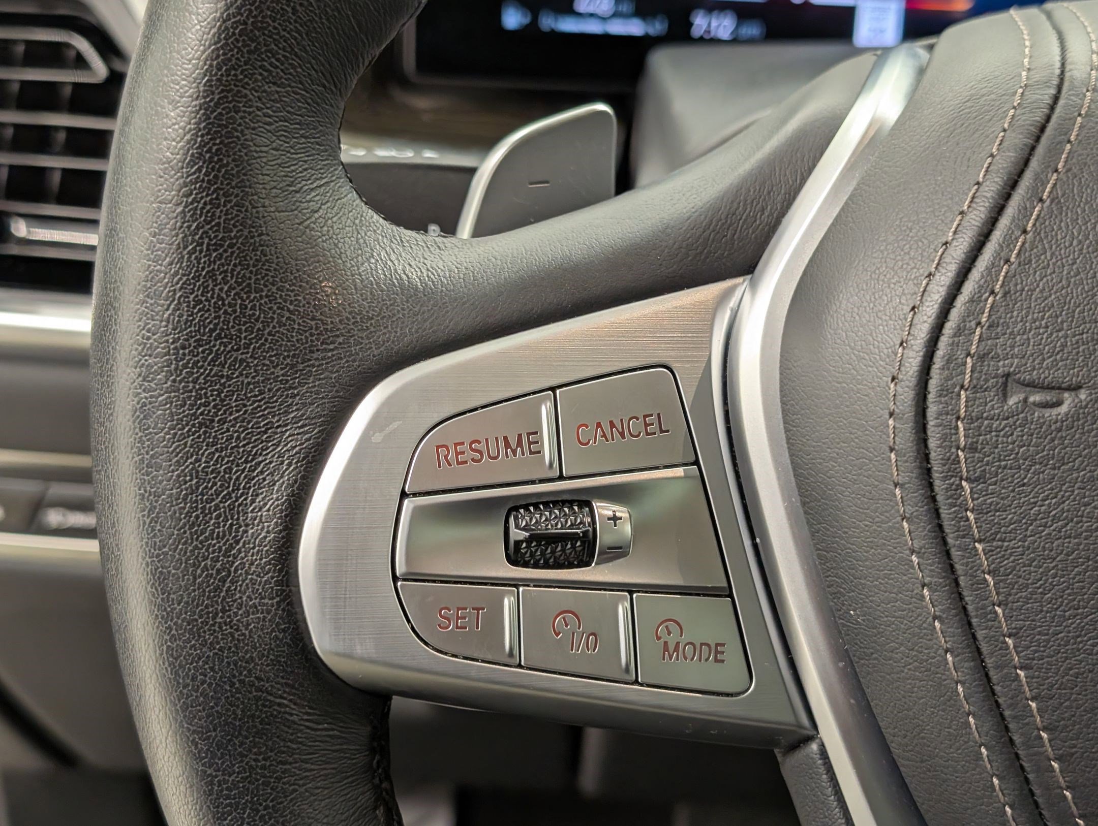 Used 2025 BMW X7 xDrive40i w/ Premium Package image 19