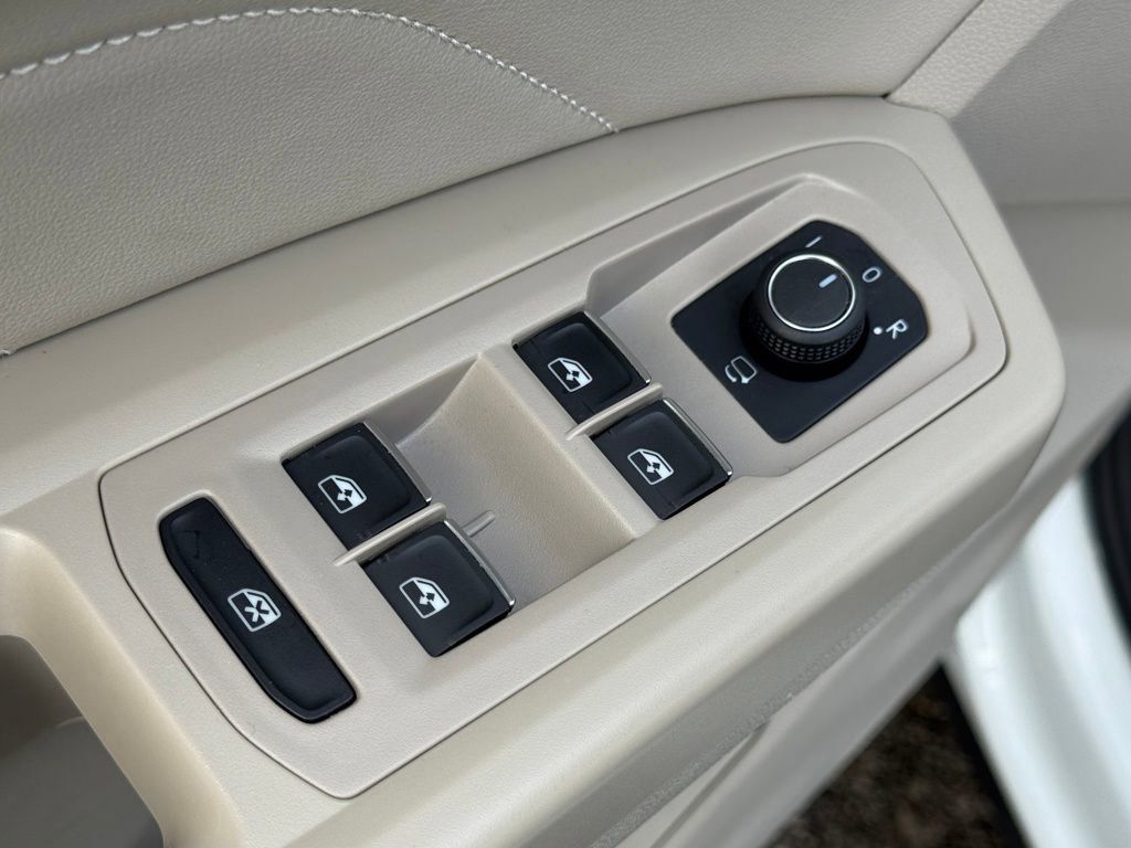 Used 2021 Volkswagen Atlas SEL Premium image 16