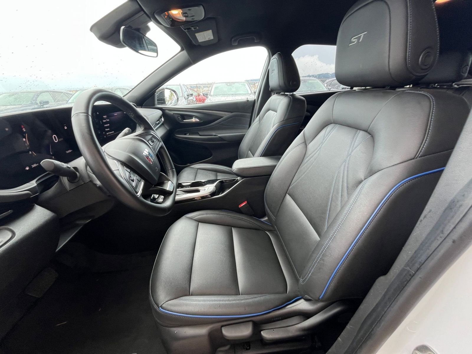 Used 2025 Buick Envista Sport Touring image 29