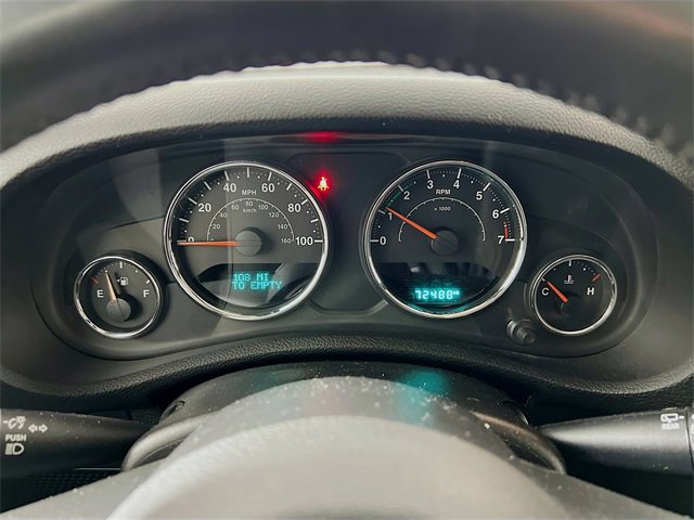 Used 2017 Jeep Wrangler Unlimited Sahara w/ Connectivity Group image 14