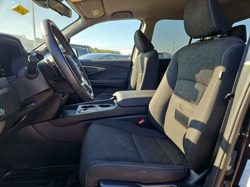 Used 2025 Honda Ridgeline Sport image 17