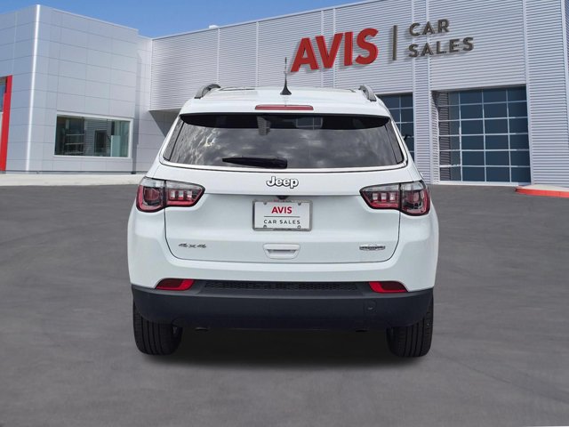 Used 2025 Jeep Compass Latitude w/ Sun & Sound Group AWD/4WD image 7