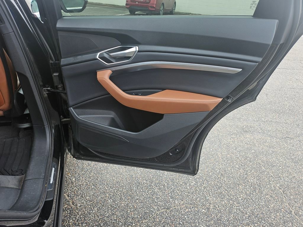 Used 2021 Audi e-tron Premium image 46