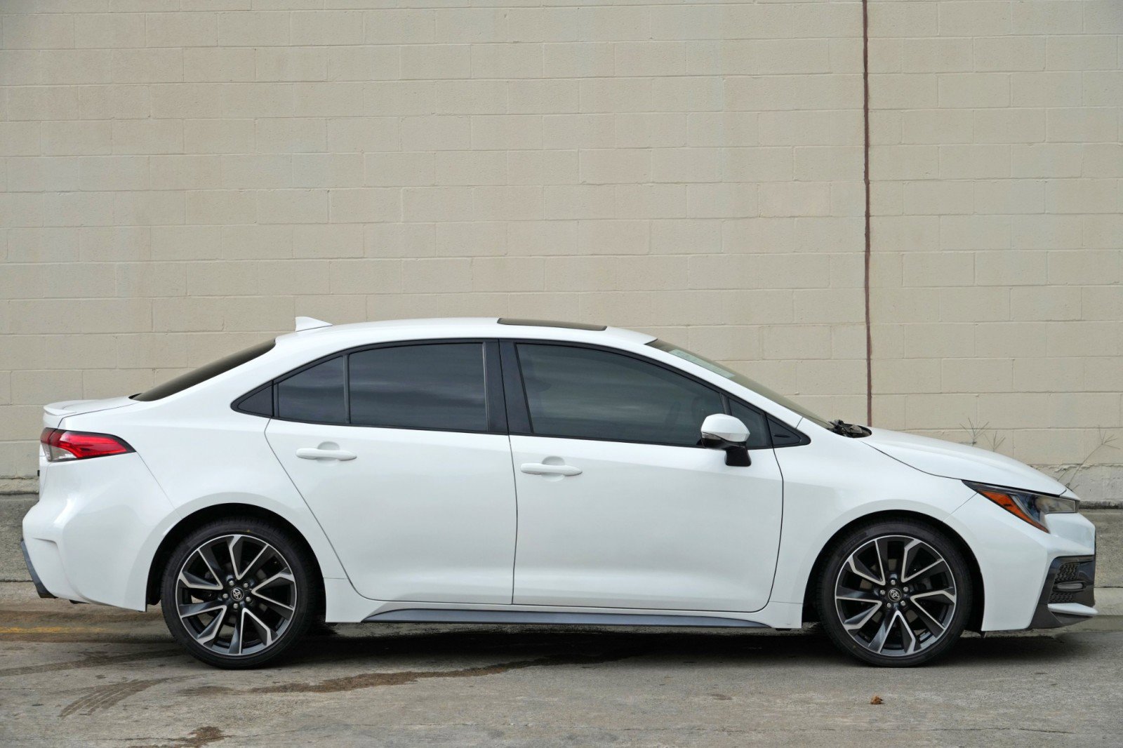 Used 2021 Toyota Corolla SE w/ SE Premium Package FWD image 48