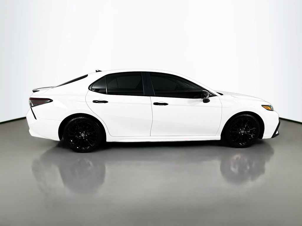 Used 2021 Toyota Camry SE image 5